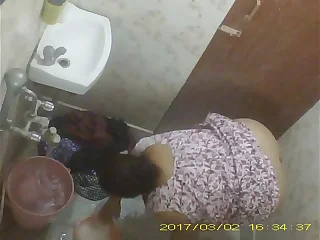 BBW Mature Indian Milf Rina Washing In Spend a penny