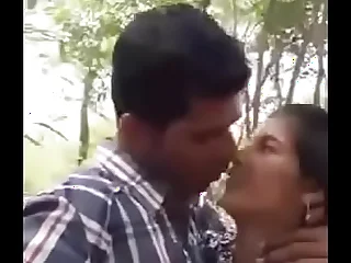 Cute Indian lover having sex on tap park porn video